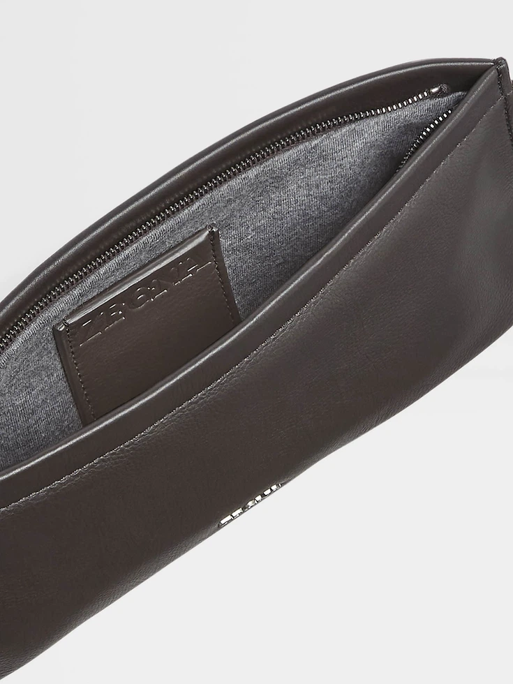 Dunkelbraune SECONDSKIN Clutch