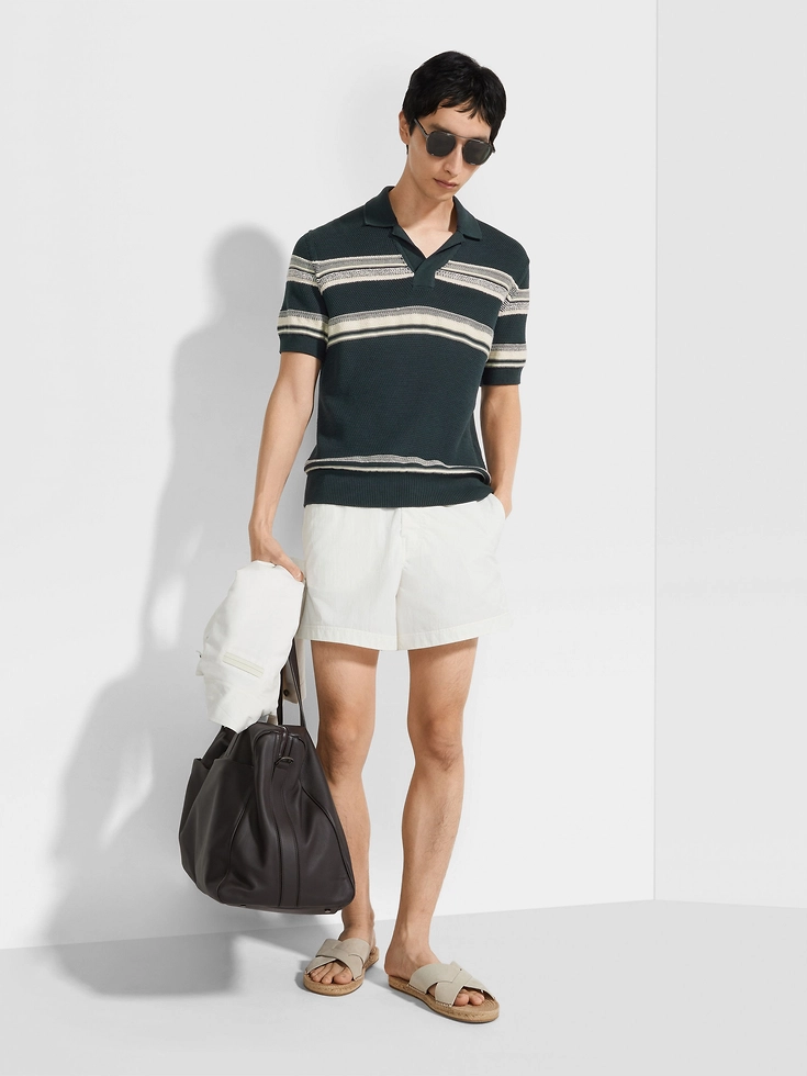 Poloshirt aus Baumwolle und Seide in Dunkelblaugrün, Hellgelb und Weiß Poloshirt aus Baumwolle und Seide in Dunkelblaugrün, Hellgelb und Weiß