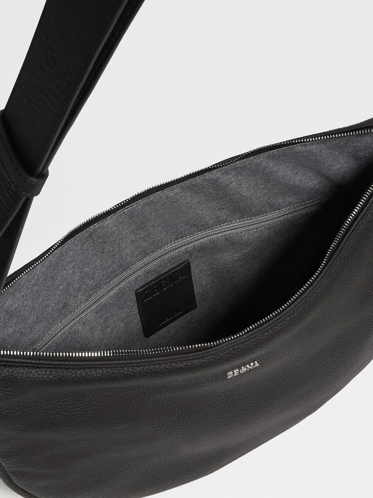 Schwarze Hobo Panorama Mini-Tasche aus Hirschleder Schwarze Hobo Panorama Mini-Tasche aus Hirschleder